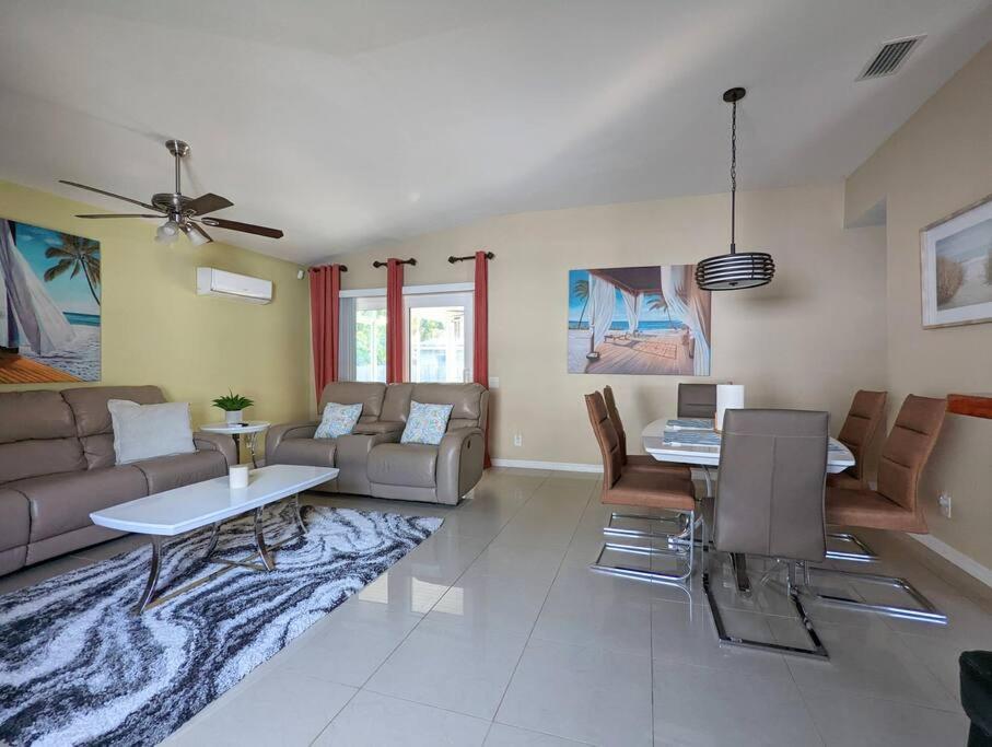 3Bed & 2Bath Property Couple Minutes From Siesta Key Beach & Downtown ساراسوتا المظهر الخارجي الصورة