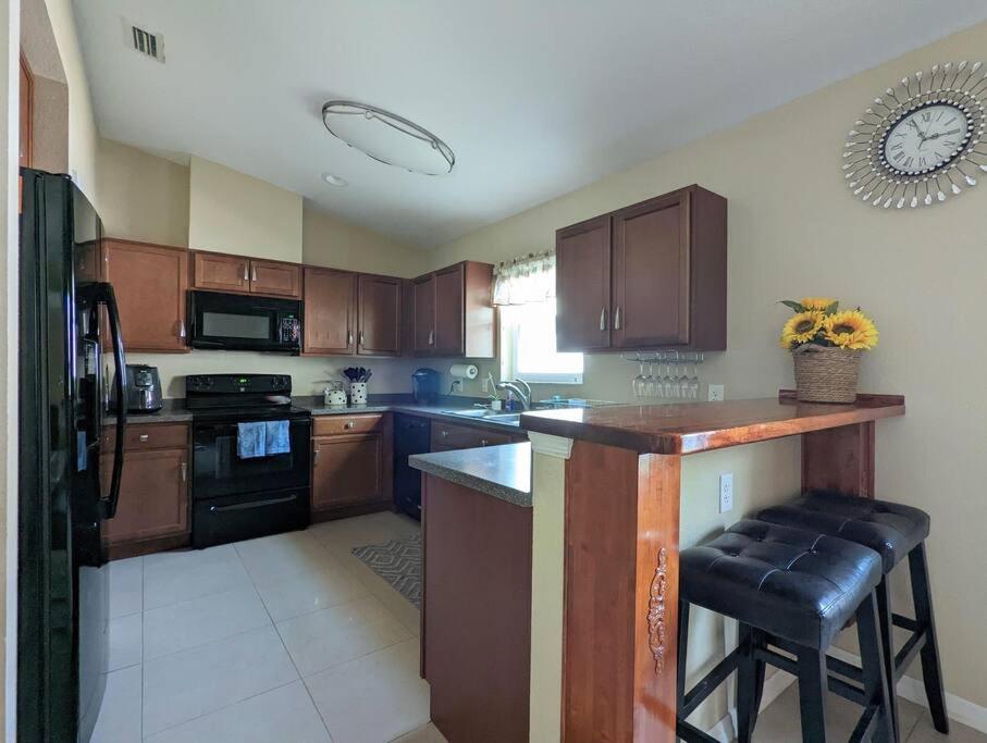 3Bed & 2Bath Property Couple Minutes From Siesta Key Beach & Downtown ساراسوتا المظهر الخارجي الصورة